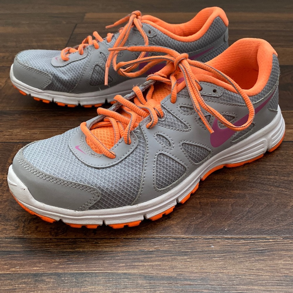 Nike Revolution 2 Size 8